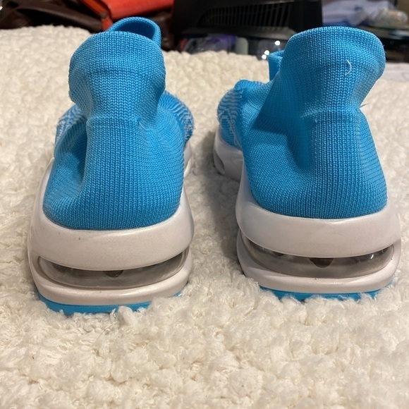Womens Aertrex blue stretch nice slip on shoes.  Comfortable!!!! - Picture 4 of 6